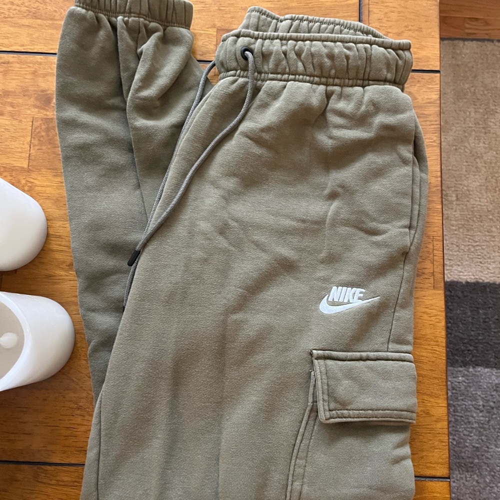 XS Green Nike Cargo Joggers